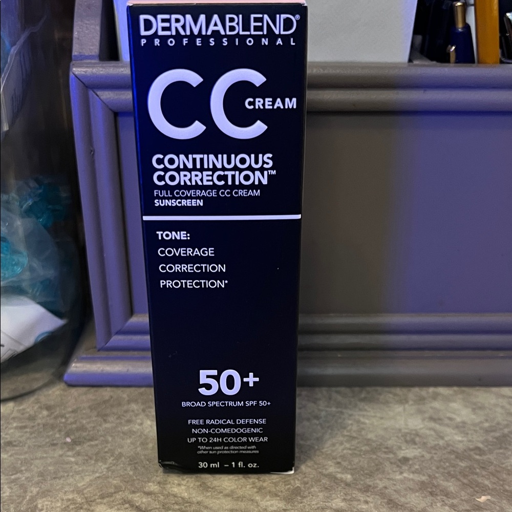 Dermablend Professional CC Cream - Dark Blue
